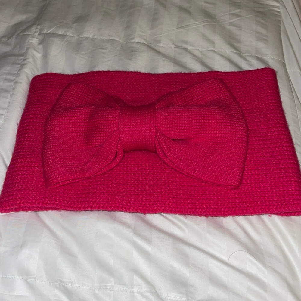 Kate spade neck scarf and shopper bag